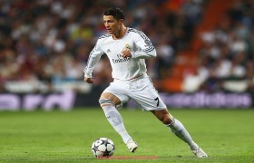 JRS低调看球-世俱杯赛季最佳阵容球员分析与战术核心定位探讨